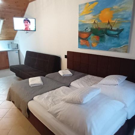 Pensjonacik Ewa Bed & Breakfast Darlowo Ngoại thất bức ảnh